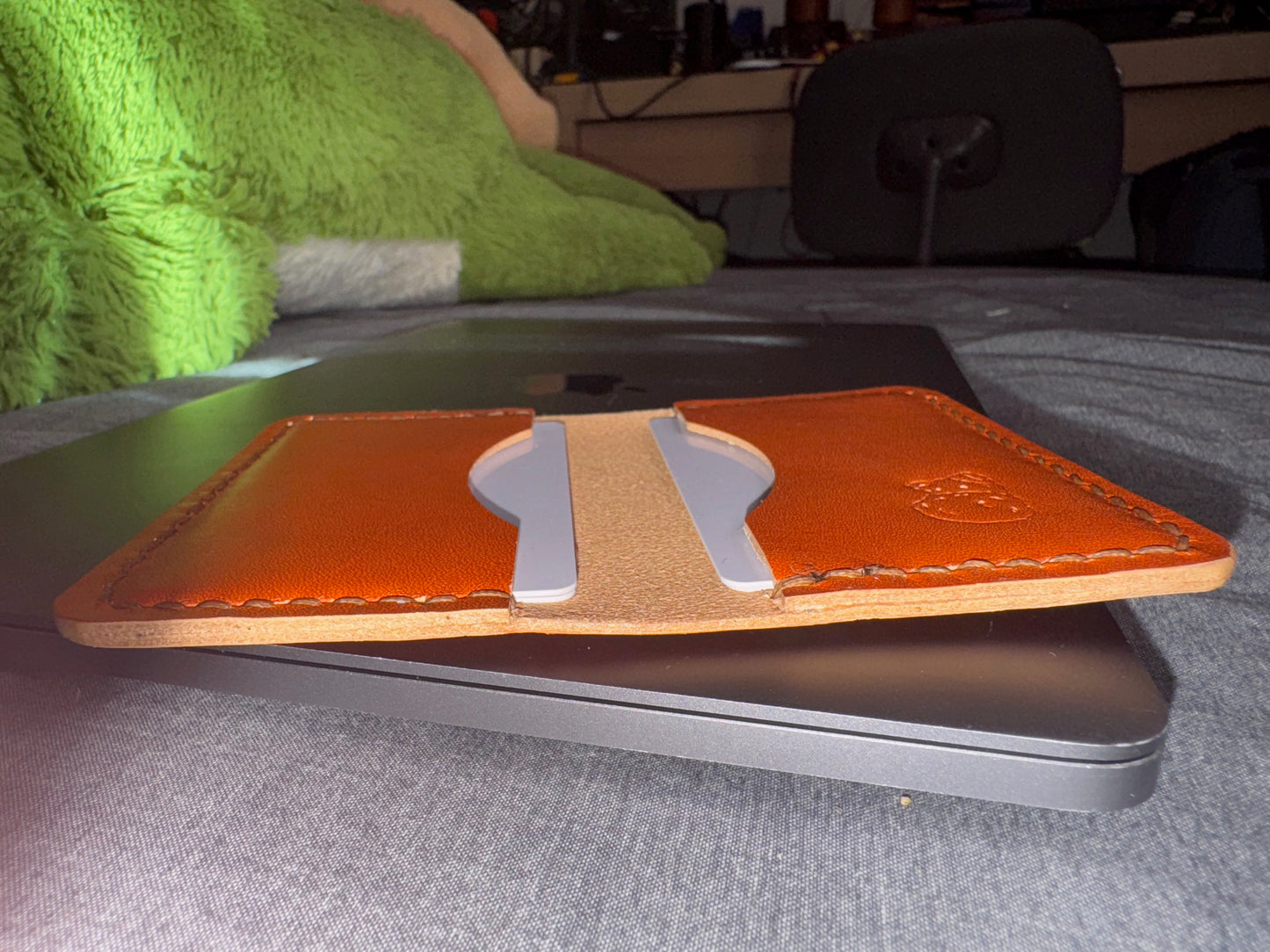 Minimalistic "Wanna Be an Hip-Po" wallet